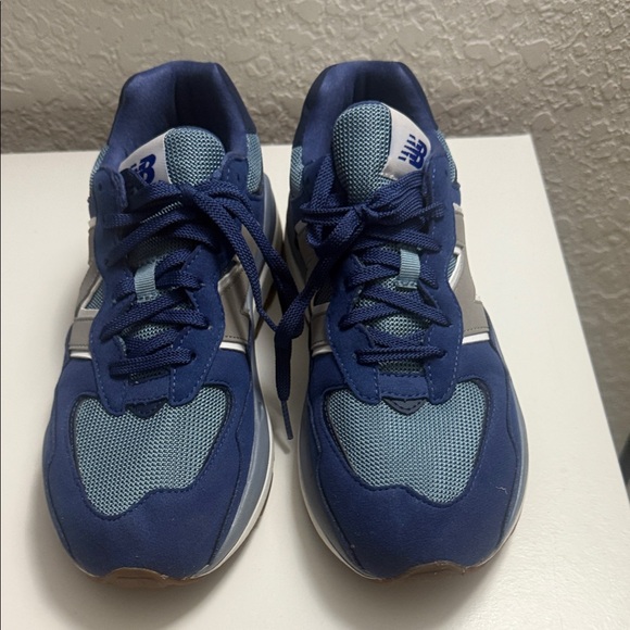 New Balance Blue and Gray Women's Sneakers - Picture 1 of 7